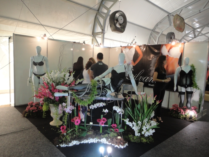 Foto stand lingerie - Felinju 2011